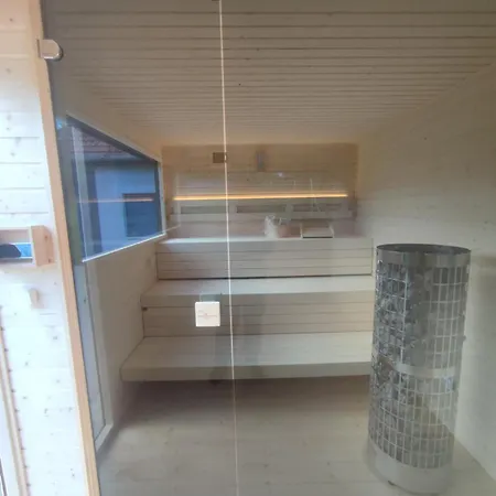 Nyaraló Delfin Szív Háza - Szauna és Jakuzzi