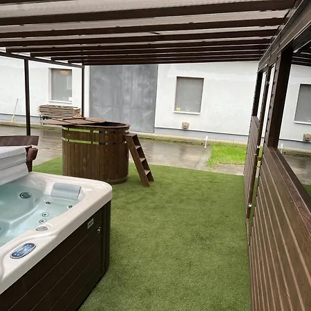 Nyaraló Delfin Szív Háza - Szauna és Jakuzzi *